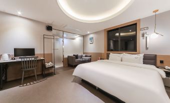 Hotel Button