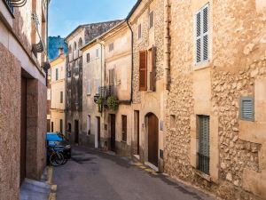 Lleon Town House in Pollensa, Mallorca