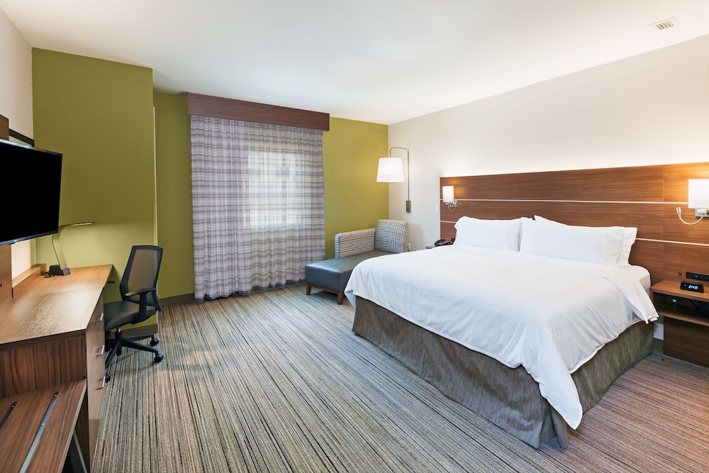 Holiday Inn Express & Suites Lenexa - Overland Park Area, an Ihg Hotel