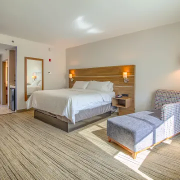 Holiday Inn Express & Suites GULF SHORES by IHG Отели рядом с достопримечательностью «Парк аттракционов Waterville USA»