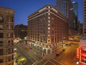 Embassy Suites by Hilton Minneapolis Downtown