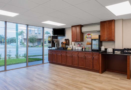 슈퍼 8 바이 윈덤 멜버른