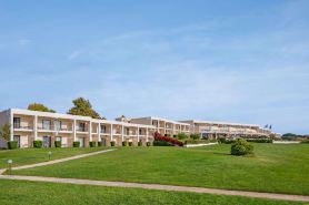 Ramada Plaza by Wyndham Thraki