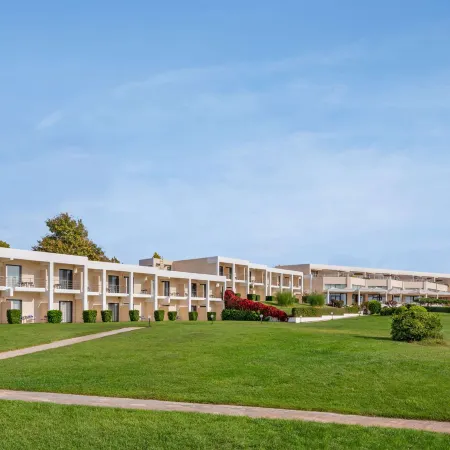Ramada Plaza by Wyndham Thraki