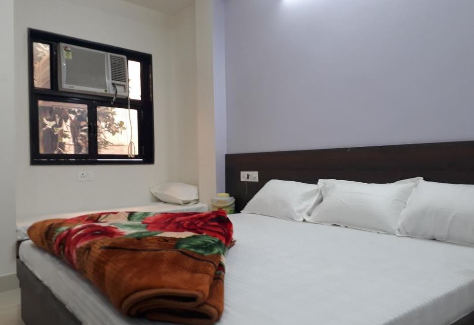 Hotel Chouhan Paradise - Housity