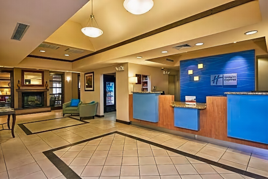 Holiday Inn Express & Suites El Paso Airport, an Ihg Hotel