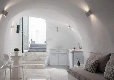 White Concept Caves Отели в г. Фира