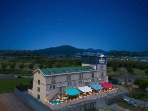 The Bay Hotel and Pool Villa