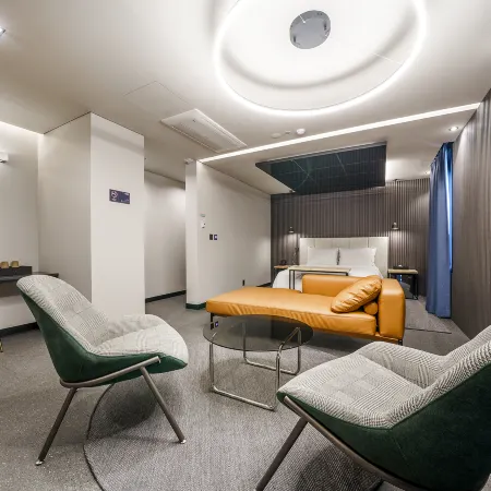 Vine Hotel Отели рядом с достопримечательностью «Торговый центр Garden 5»