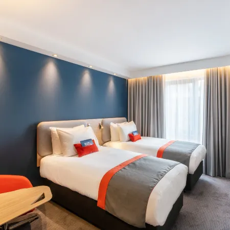Holiday Inn Express DERRY - LONDONDERRY by IHG Отели рядом с достопримечательностью «Гилдхолл»