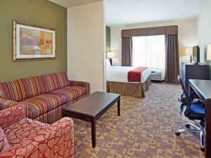 Holiday Inn Express & Suites Topeka North