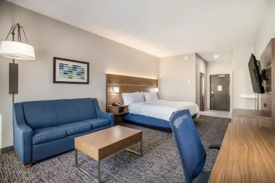 Holiday Inn Express & Suites Tulsa East - Catoosa فنادق في Catoosa