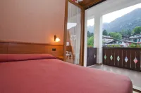 Hotel Migliorati Các khách sạn ở Clusone