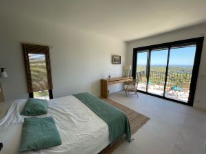 Contemporary Luxury Villa, Near St Topez, Sea and Vineyard View -