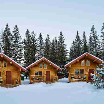 Miette Mountain Cabins Hotel Exterior