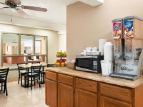 Super 8 by Wyndham Liberal KS Hotels in Liberal