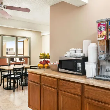 Super 8 by Wyndham Liberal KS