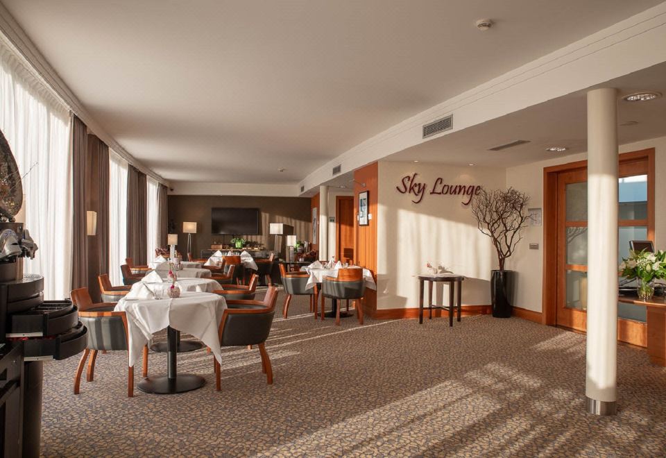 Crowne Plaza Brussels Airport Over view