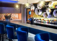 Kyriad Prestige Amiens Poulainville Hotel and Spa - bar