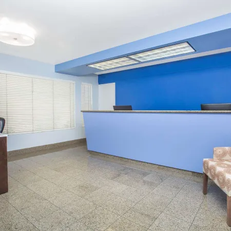 Baymont by Wyndham San Diego Downtown Отели рядом с достопримечательностью «Музей Железнодорожных Моделей»