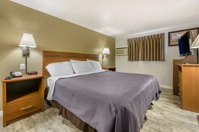 Econo Lodge Bellefonte I-99 فنادق في Boggs Township
