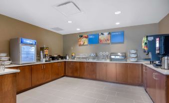 Comfort Inn & Suites at CrossPlex Village