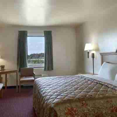 Days Inn by Wyndham Centre Rooms