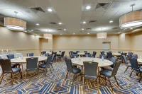 Drury Inn & Suites Sikeston Hotels in Miner