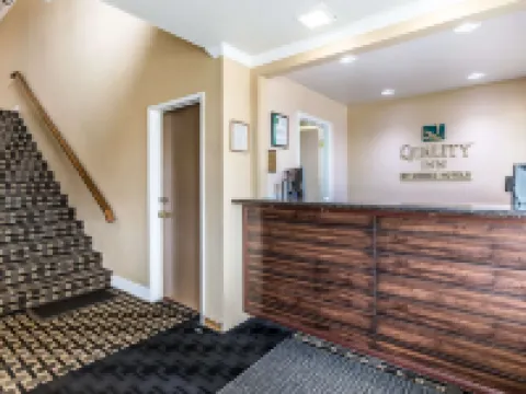 近赫斯特城堡凱藝酒店 聖路易斯－奧比斯波縣酒店