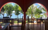 Gili Gede Island - Yut Inn Flower Paradise Hotels in Gili Asahan