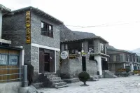 Hotel Om's Home Hotel berhampiran Lapangan Terbang Jomsom