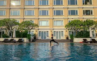 Khách sạn Equatorial Các khách sạn gần Minh Chau Super Lotto Agent