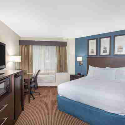 AmericInn by Wyndham Mankato Event Center Rooms