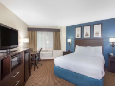 AmericInn by Wyndham Mankato Event Center マンケートーのホテル