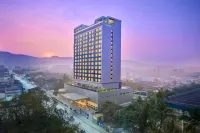 Vivanta Navi Mumbai Turbhe Hotels near D Y Patil Sports Stadium
