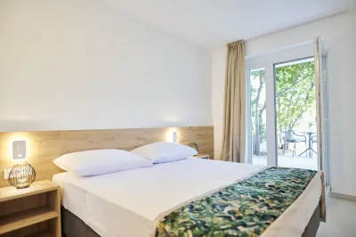 Colentum Resort Murter Hotels in der Nähe von Dječje igralište Perla Nero