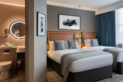 Leonardo Royal Hotel Edinburgh Hotels near Royal Mile