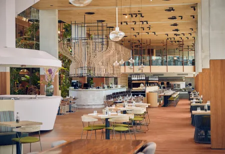 Hotel Jakarta Amsterdam Отели рядом с достопримечательностью «Мост Питон»