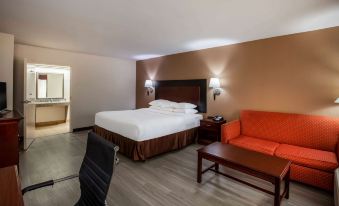 Days Inn & Suites by Wyndham Tyler