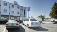 Motel 6 Lehi, UT – Thanksgiving Point - parking