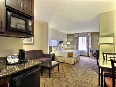 Holiday Inn Express & Suites Hobbs Отели рядом с достопримечательностью «Бродмур Шопинг Сентер энд Молл»