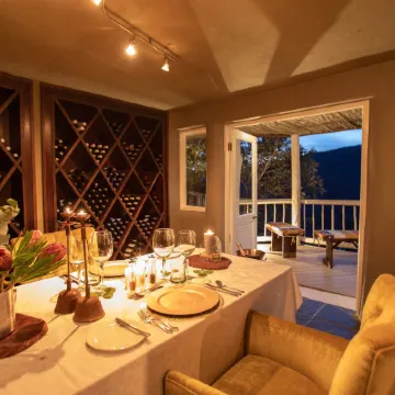 Clifftop Exclusive Safari Hideaway