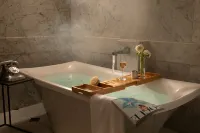 Emery, Autograph Collection - Hot Tub