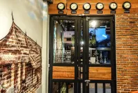 The 8 Factory Hotel
