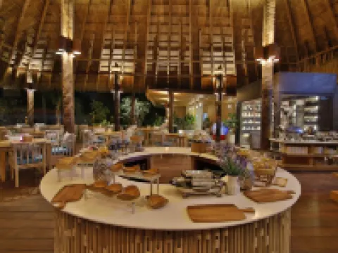 Phi Phi CoCo Beach Resort Hoteles en Isla Phi Phi