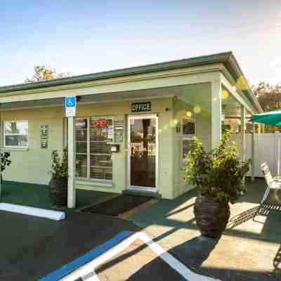 Sunshine Inn & Suites Venice, Florida Hotel Exterior