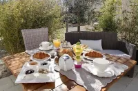 La Villa Aux Oliviers Hotels in Flayosc