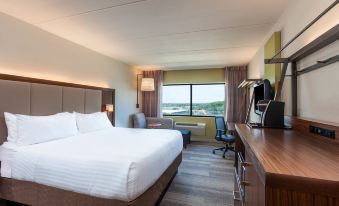 Holiday Inn Express Hauppauge-Long Island, an IHG Hotel