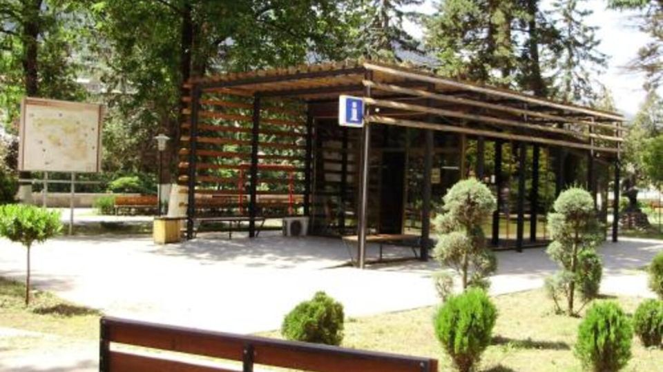 Apartment on Erekle 25a
