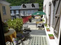 Hôtel des Touristes Hotels near Cauterets Thermal Baths